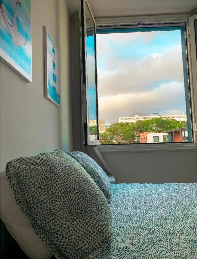Lovely 2 Bedroom Apartment Near Las Vistas Beach Adults Only! Playa de las Americas  Bagian luar foto